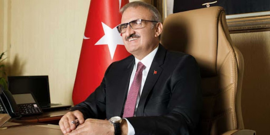 Münir Karaloğlu Kimdir?