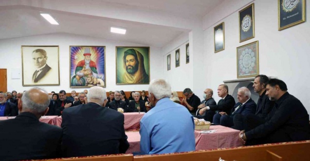 Alevi dedeleri cemevinde Cumhurbaşkanı Erdoğan ile iftarını yaptı