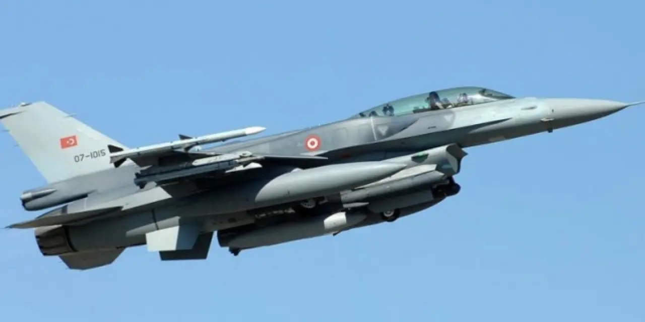 Yunan jetleri 3 günde 30 ihlal etti