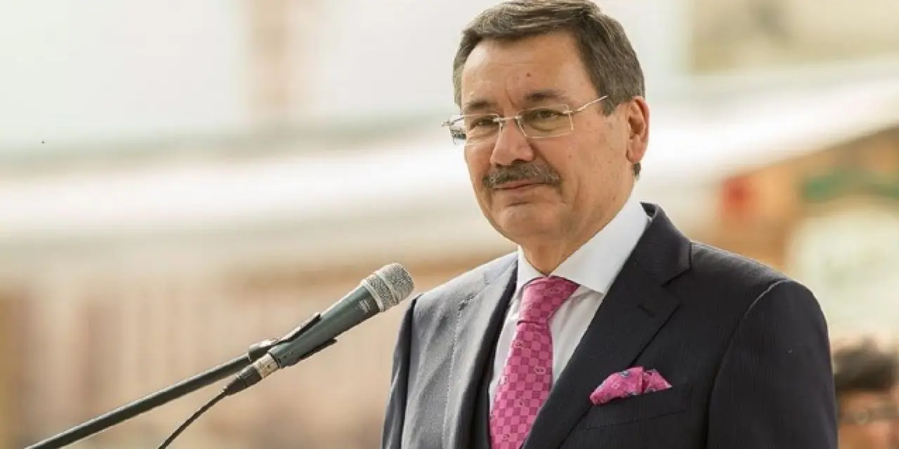 Melih Gökçek, ‘jelibon rezervi’ paylaşımını gerçek sandı