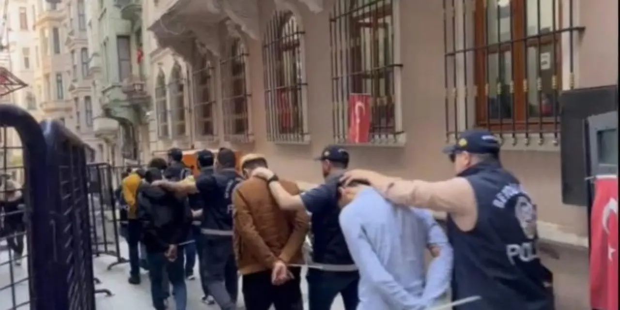 İstanbul'da 4 turisti rehin alarak fidye isteyen 6 şüpheli tutuklandı