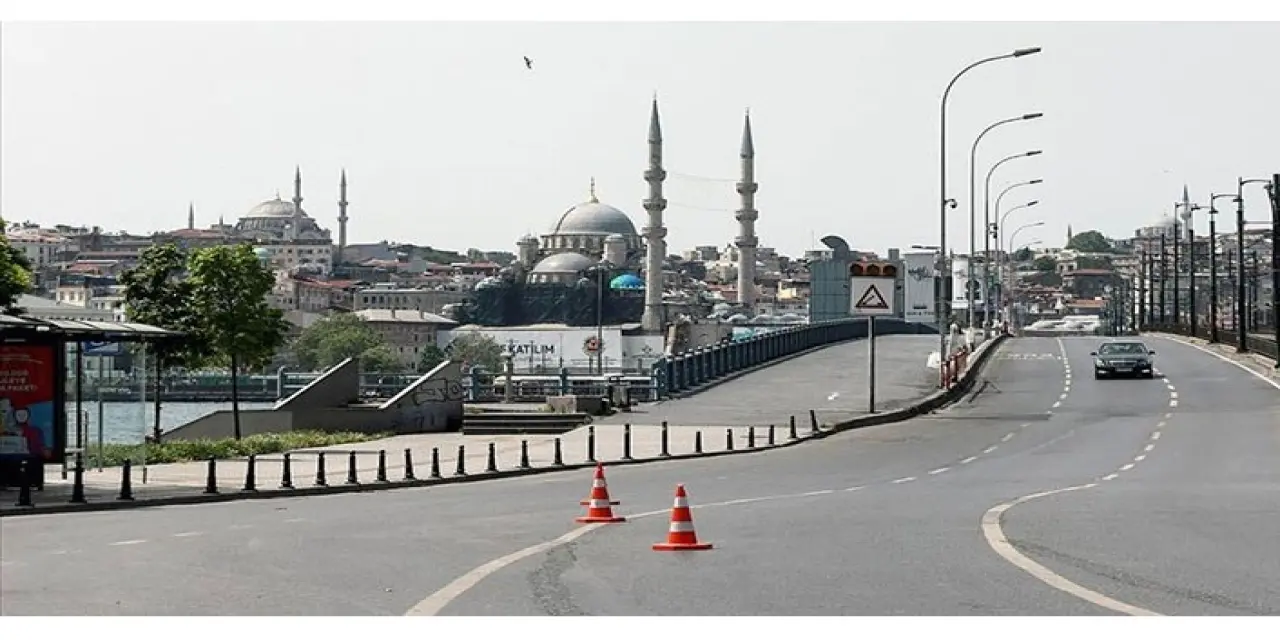 Tam kapanma: İçki satışı yasak mı, seyahat için izin gerekiyor mu, bayramda tatile gidilebilecek mi?