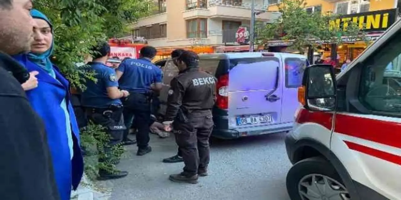 Ankara'da anne ile kızına otomobil çarptı